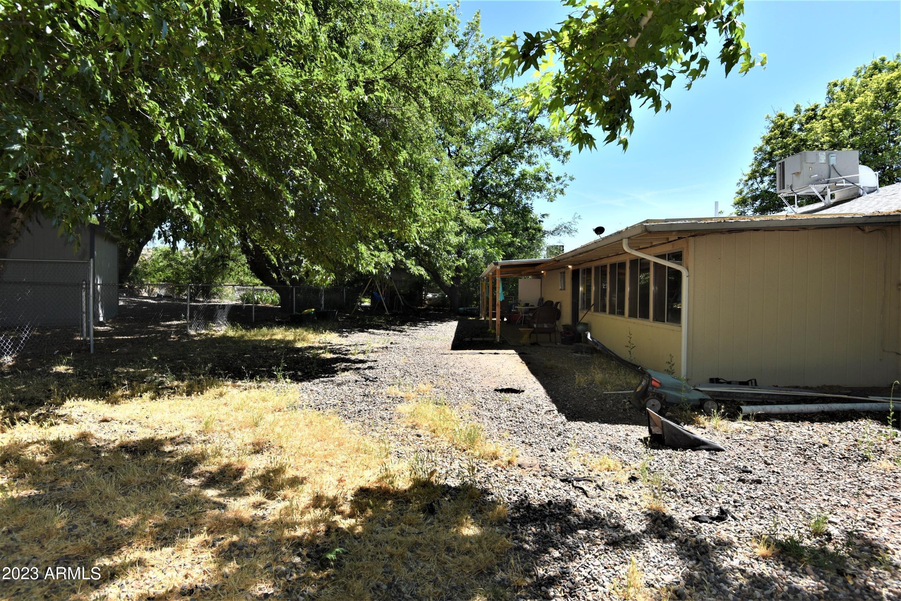 E Lake Shore Dr, Rimrock, AZ 86335