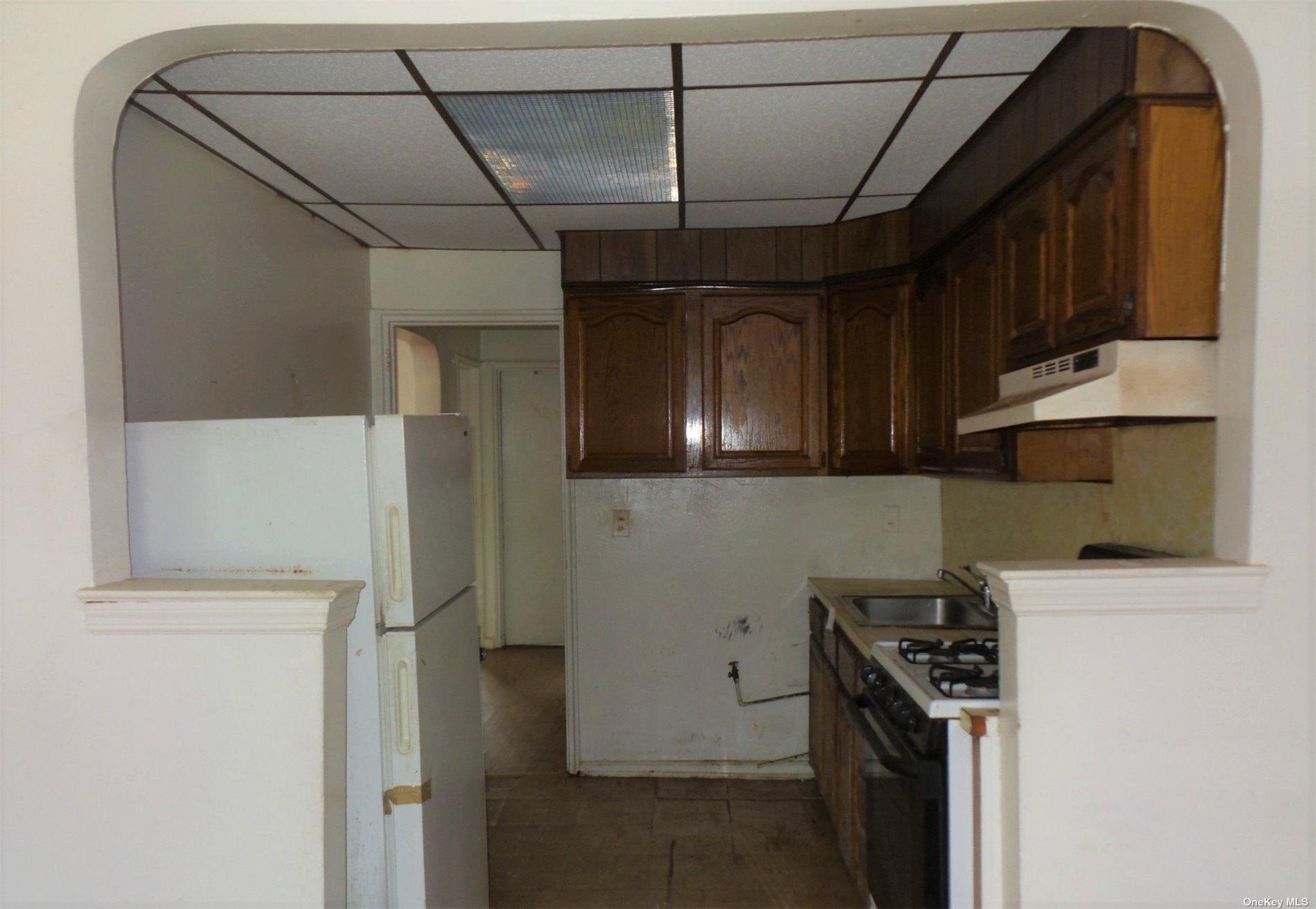 Murdock Ave, Saint Albans, NY 11412