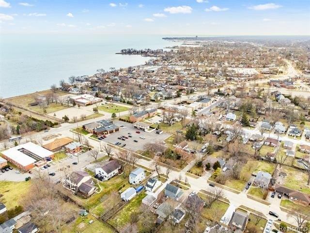 Martin Rd, Saint Clair Shores, MI 48081