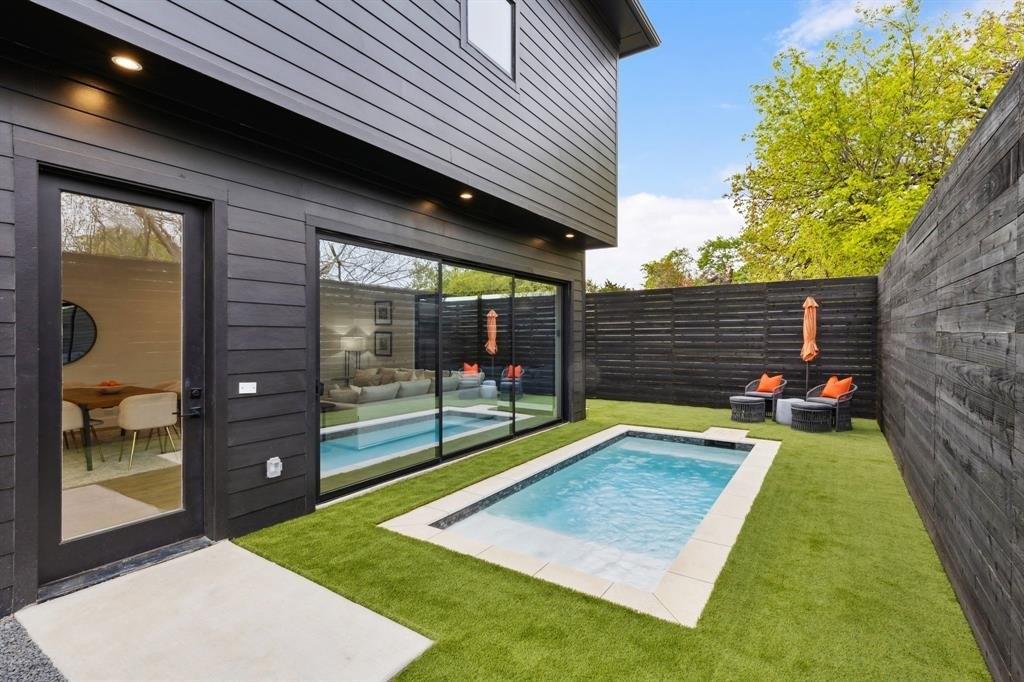 Thedford Ave, Dallas, TX 75209