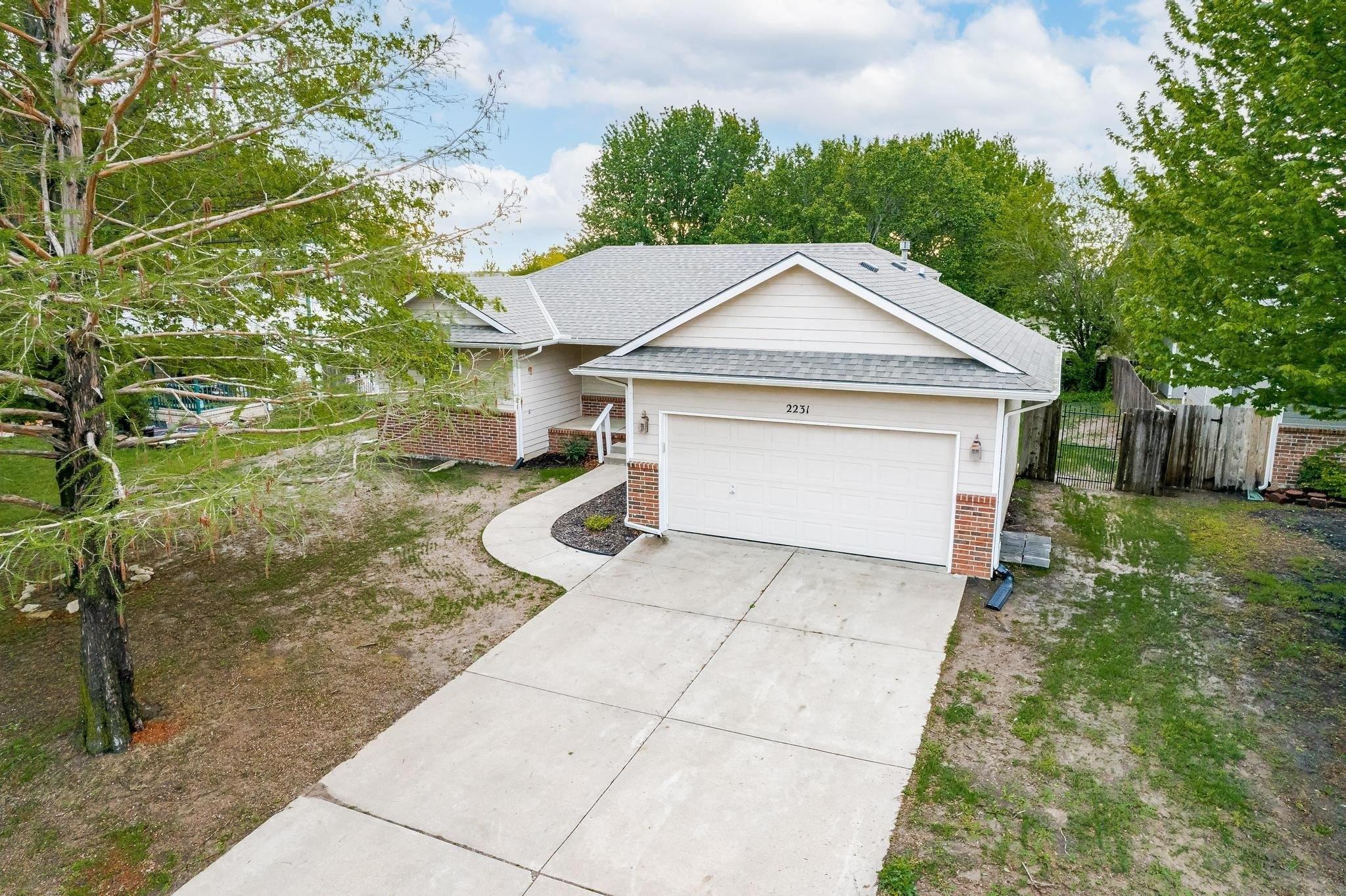 N Horseshoe Cir, Derby, KS 67037