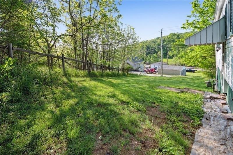 Venetia Rd, Eighty Four, PA 15330