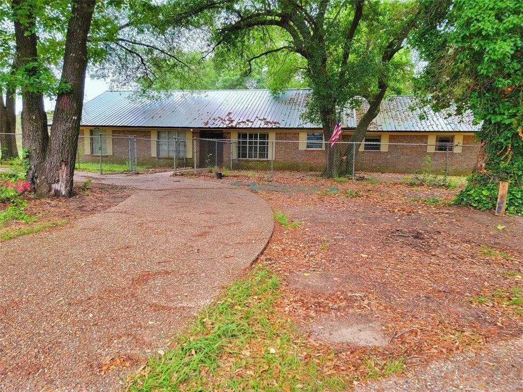 Highway 1, Vivian, LA 71082