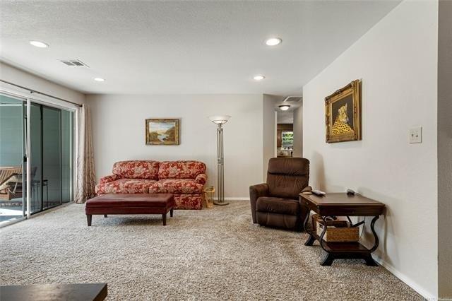 S 70th Ave E, Tulsa, OK 74133