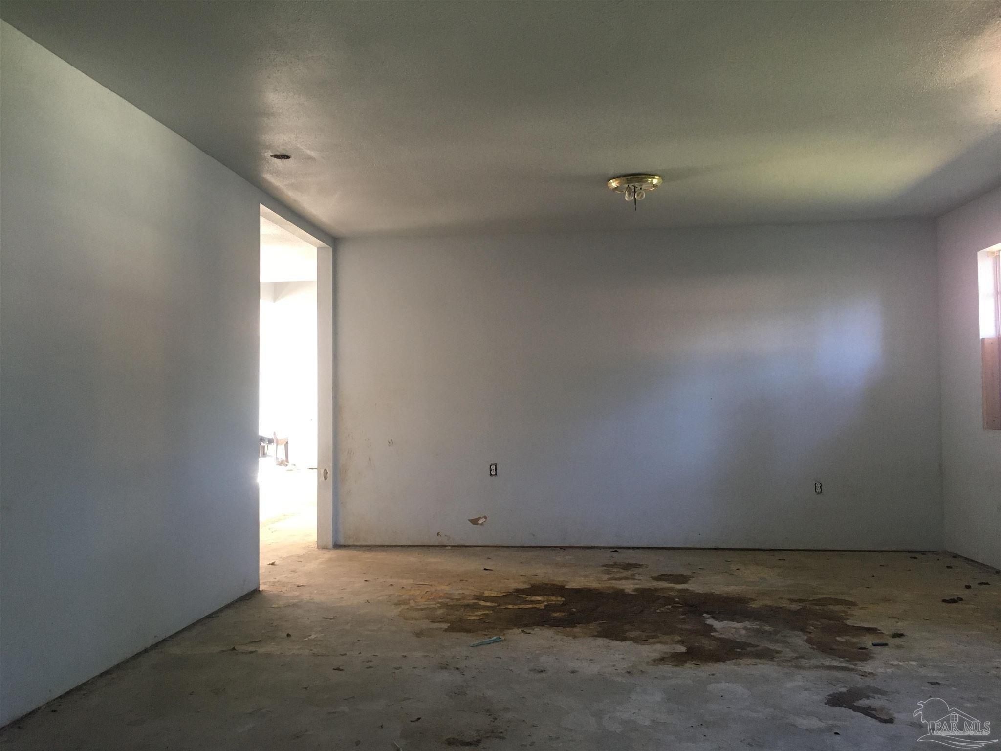 Avenida Robledal, Pensacola, FL 32504