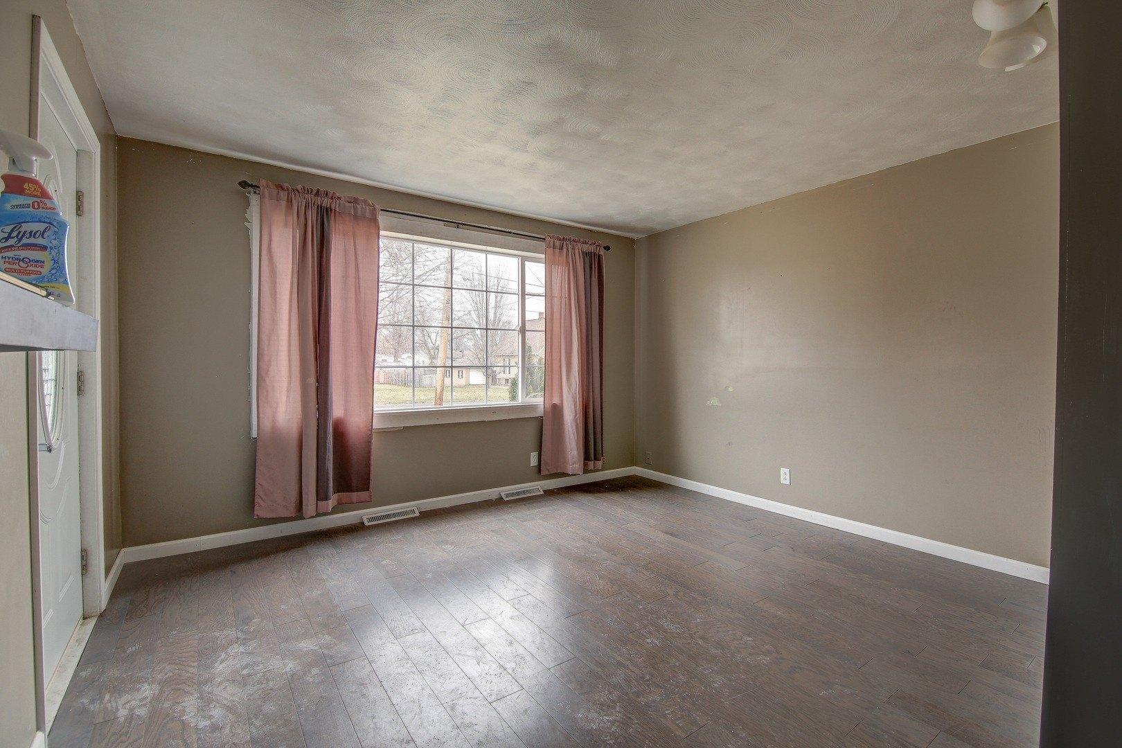 E 3rd St, Rock Falls, IL 61071