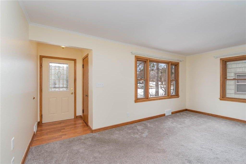 Ames Ave, Saint Paul, MN 55119