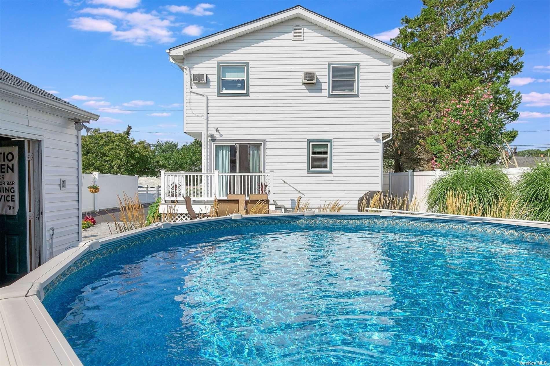 Adams Ave, Lindenhurst, NY 11757