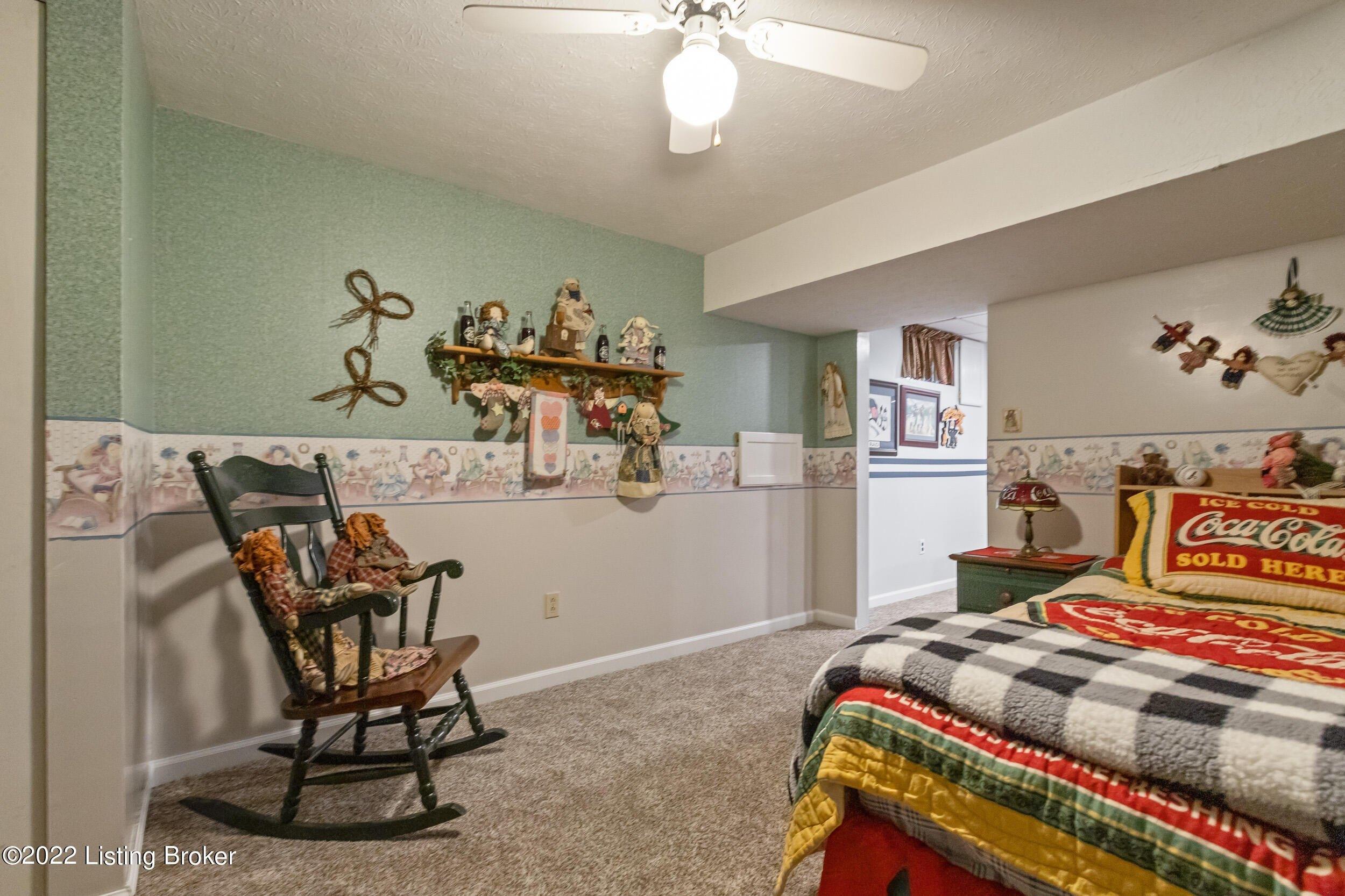 Branston Dr, Louisville, KY 40216