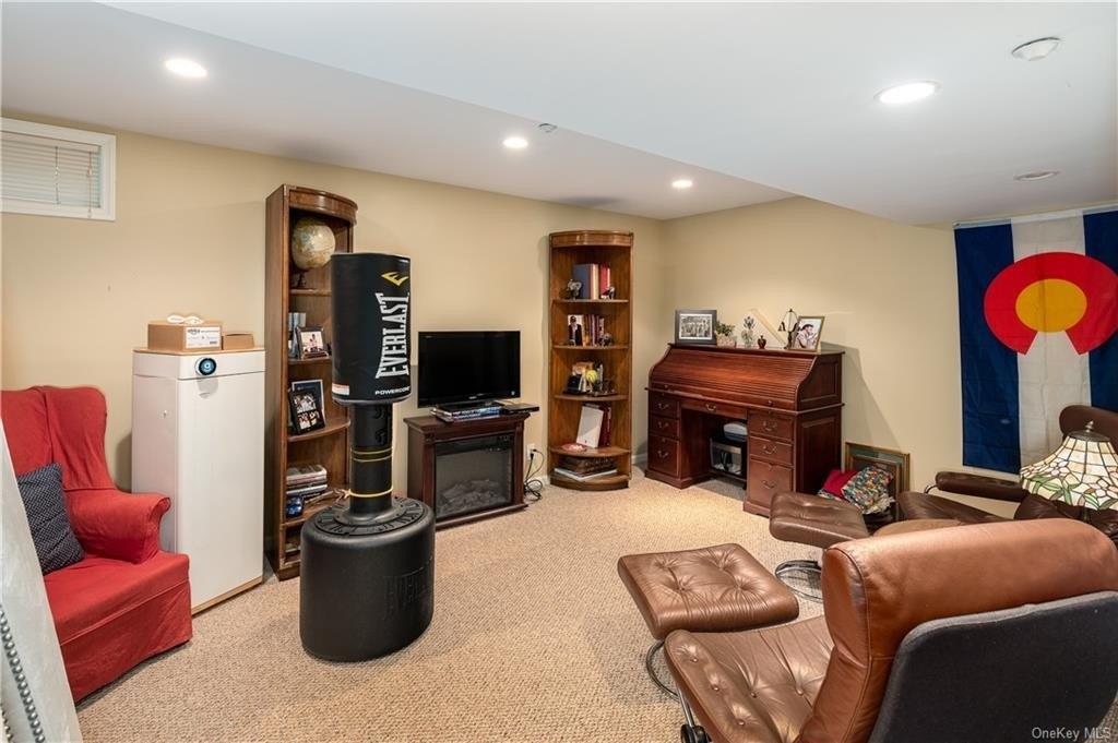 Jay Ct, Cross River, NY 10518