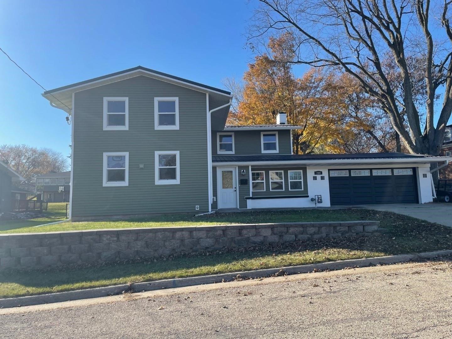S Lindsey St, Dodgeville, WI 53533