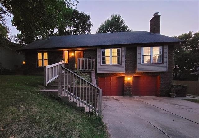 Hale Ave, Platte City, MO 64079