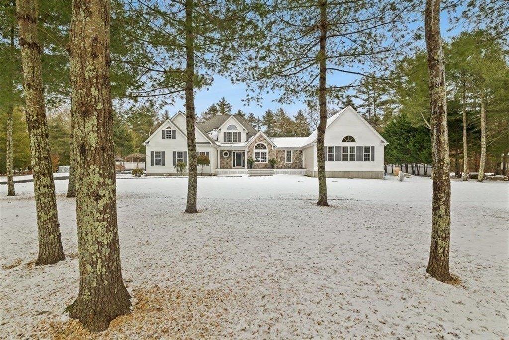Nestlenook Dr, Middleboro, MA 02346