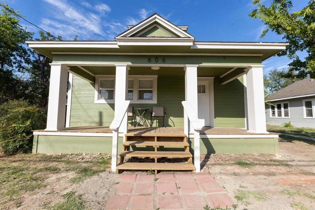 S Pecos St, Coleman, TX 76834