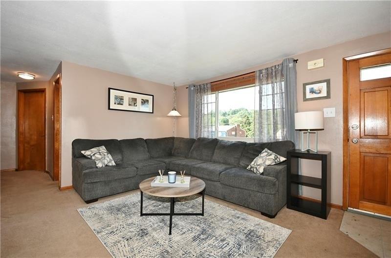 Connie Dr, Pittsburgh, PA 15214