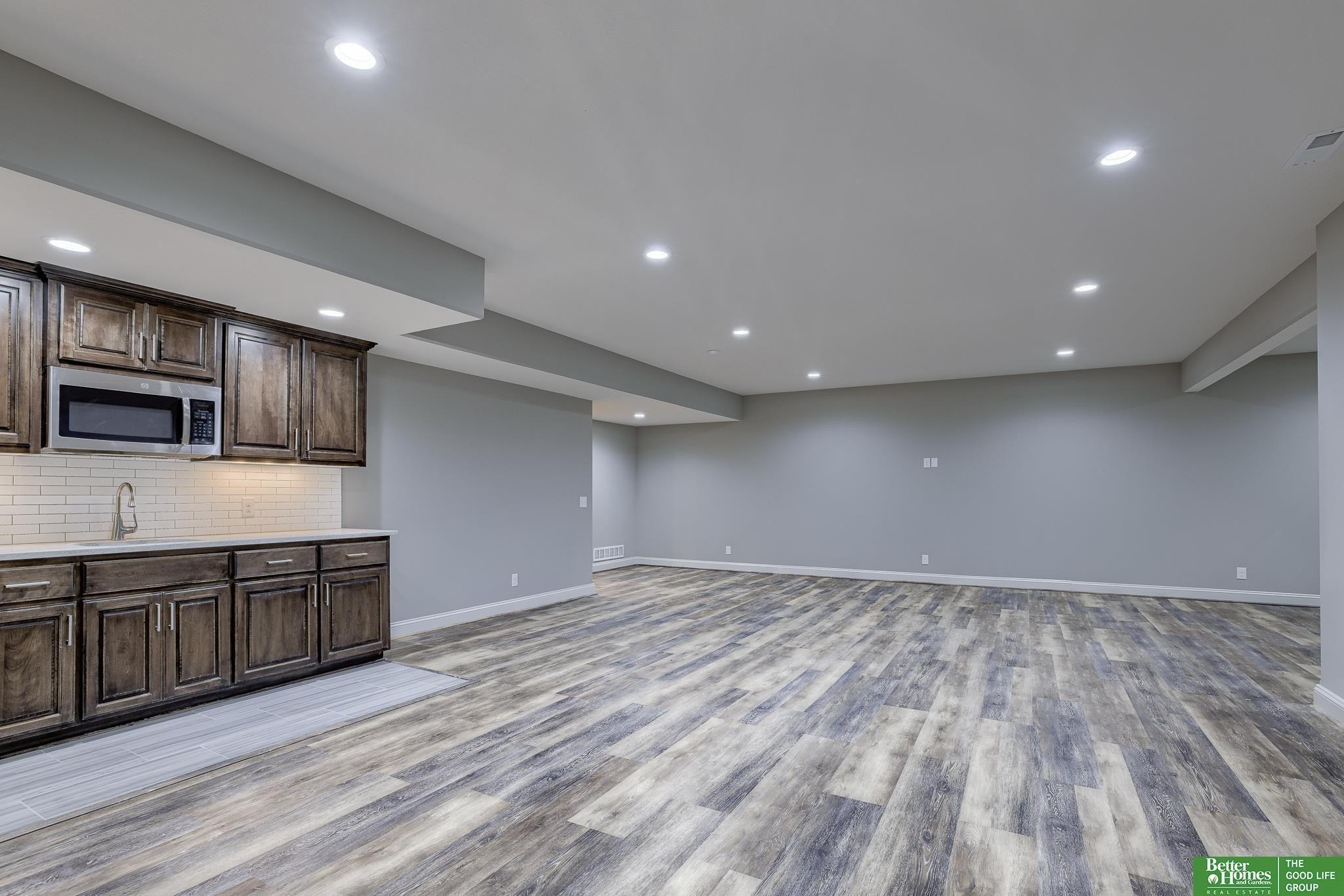 S 110th St, Papillion, NE 68046