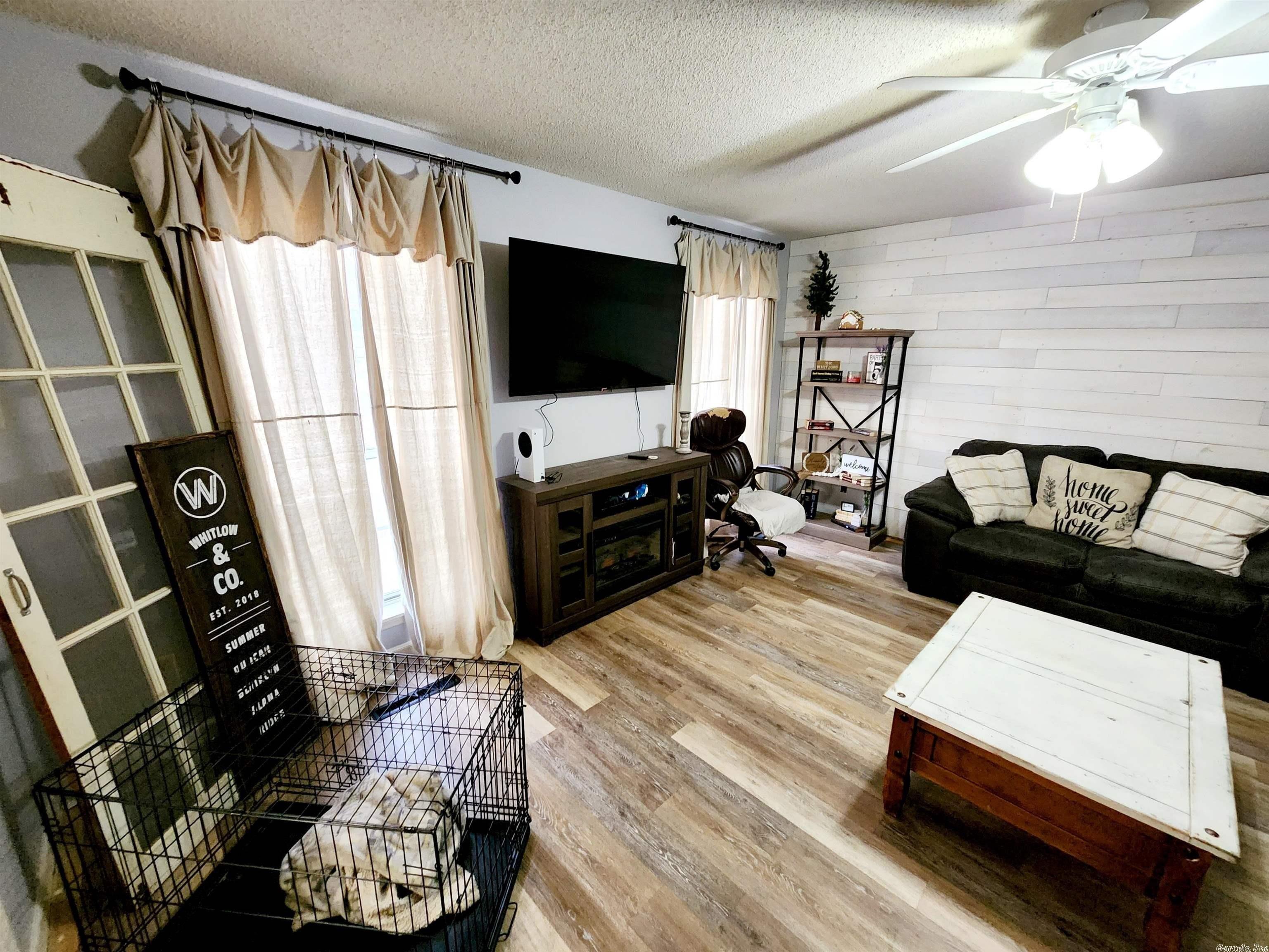 Circle Dr, Malvern, AR 72104