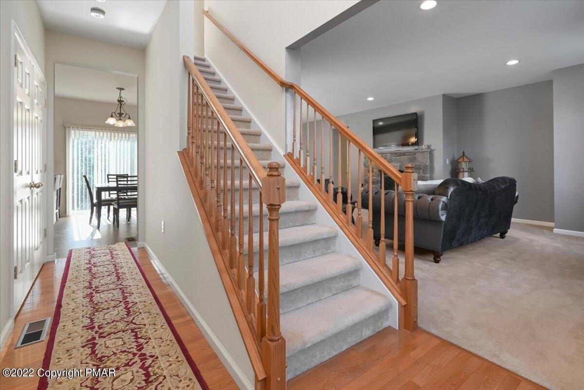 Summerfield Dr, Mount Bethel, PA 18343