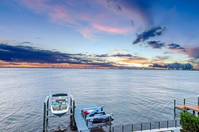Riviera Dr, Tampa, FL 33606