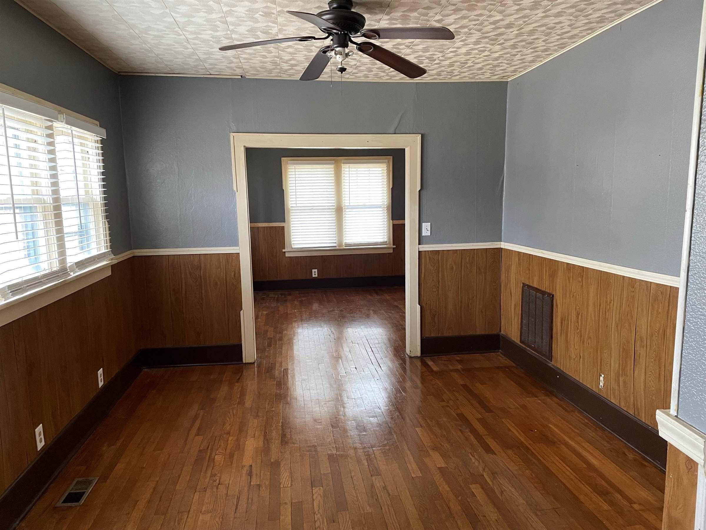 Michigan St, Winfield, KS 67156