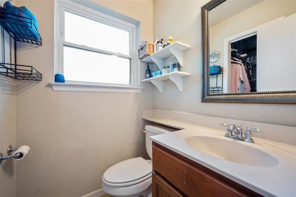 Aransas Dr, Euless, TX 76039