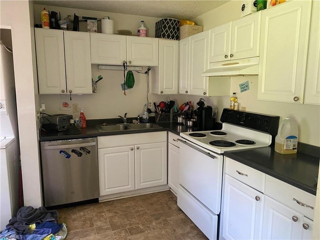 Ashburn St, Graham, NC 27253