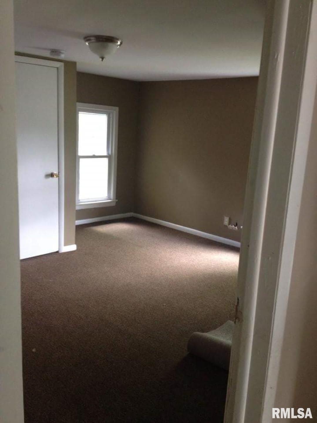 4th Ave N, Clinton, IA 52732
