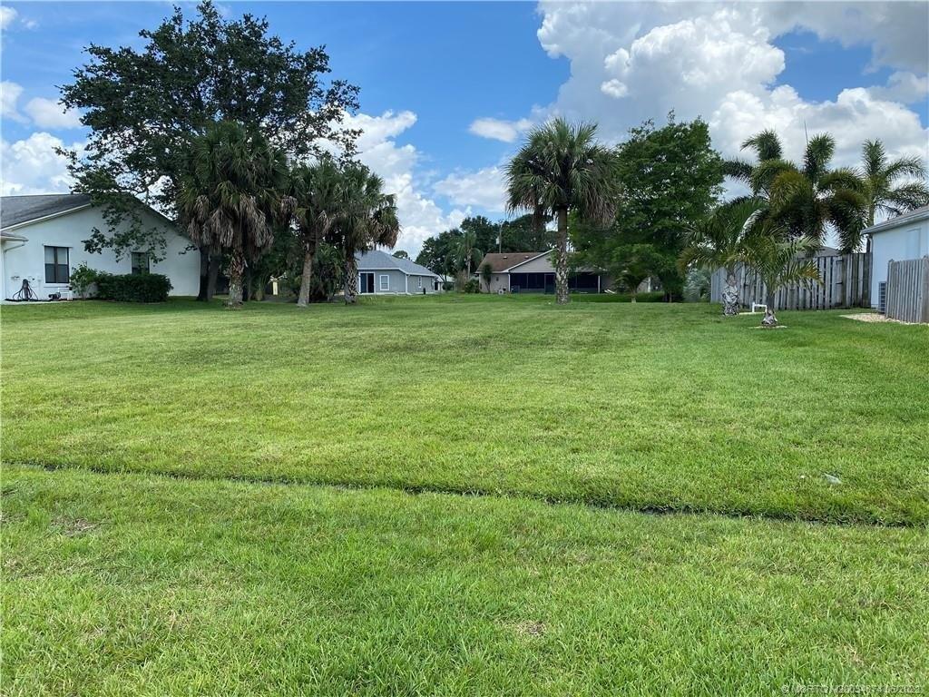 Se Maslan Ave, Port Saint Lucie, FL 34952