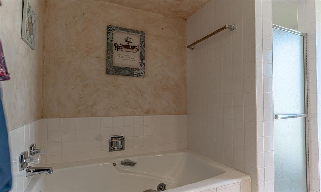 Conejos Dr, Granbury, TX 76049