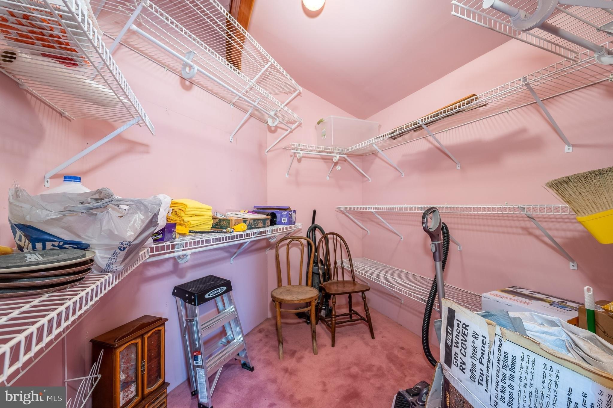 Abbie Ln, Kearneysville, WV 25430