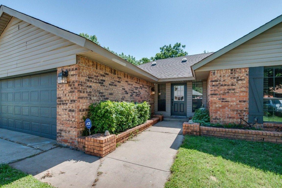 Aaron Dr, Oklahoma City, OK 73132
