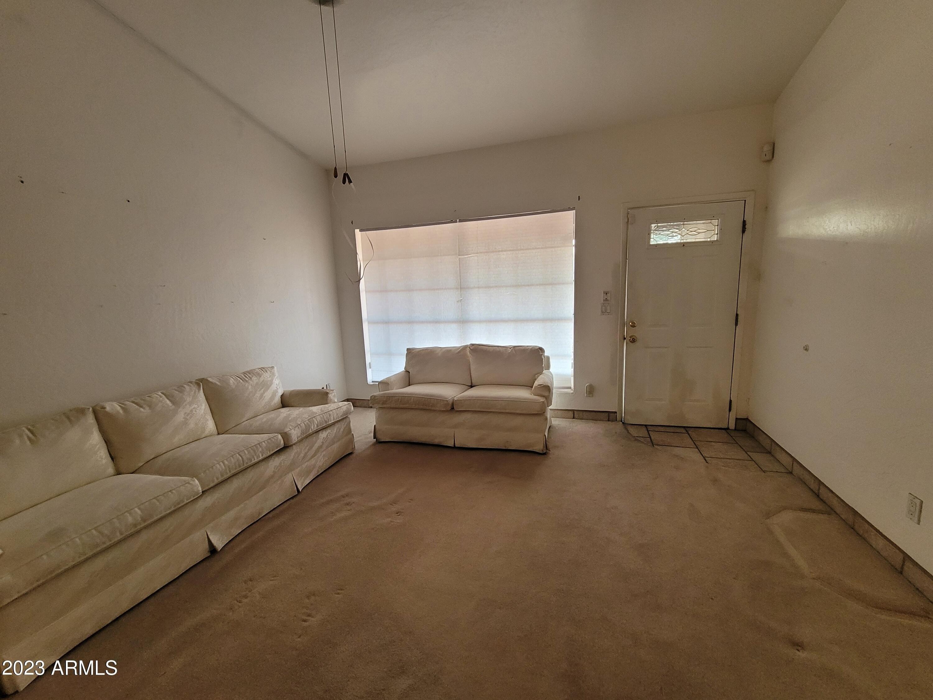 W Villa Theresa Dr, Glendale, AZ 85308