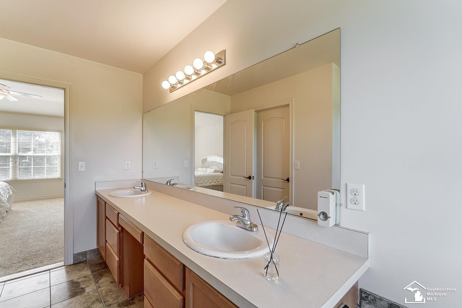 Plum Grove Dr, Monroe, MI 48161