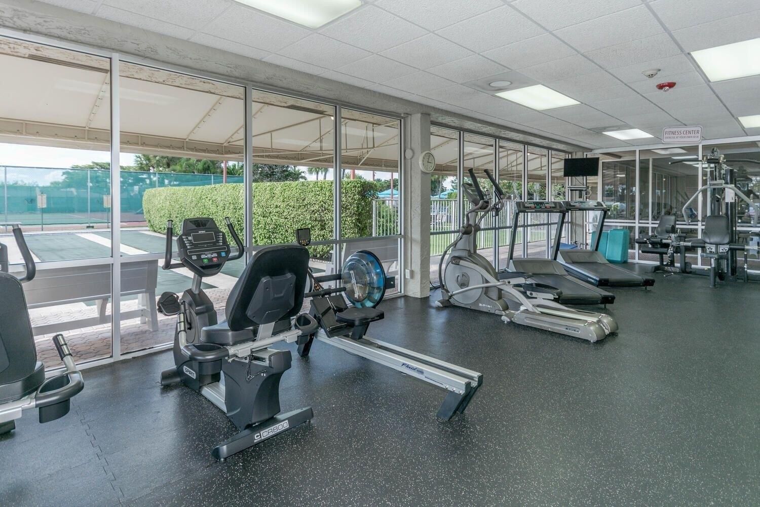 Lake Susan Ln, West Palm Beach, FL 33411