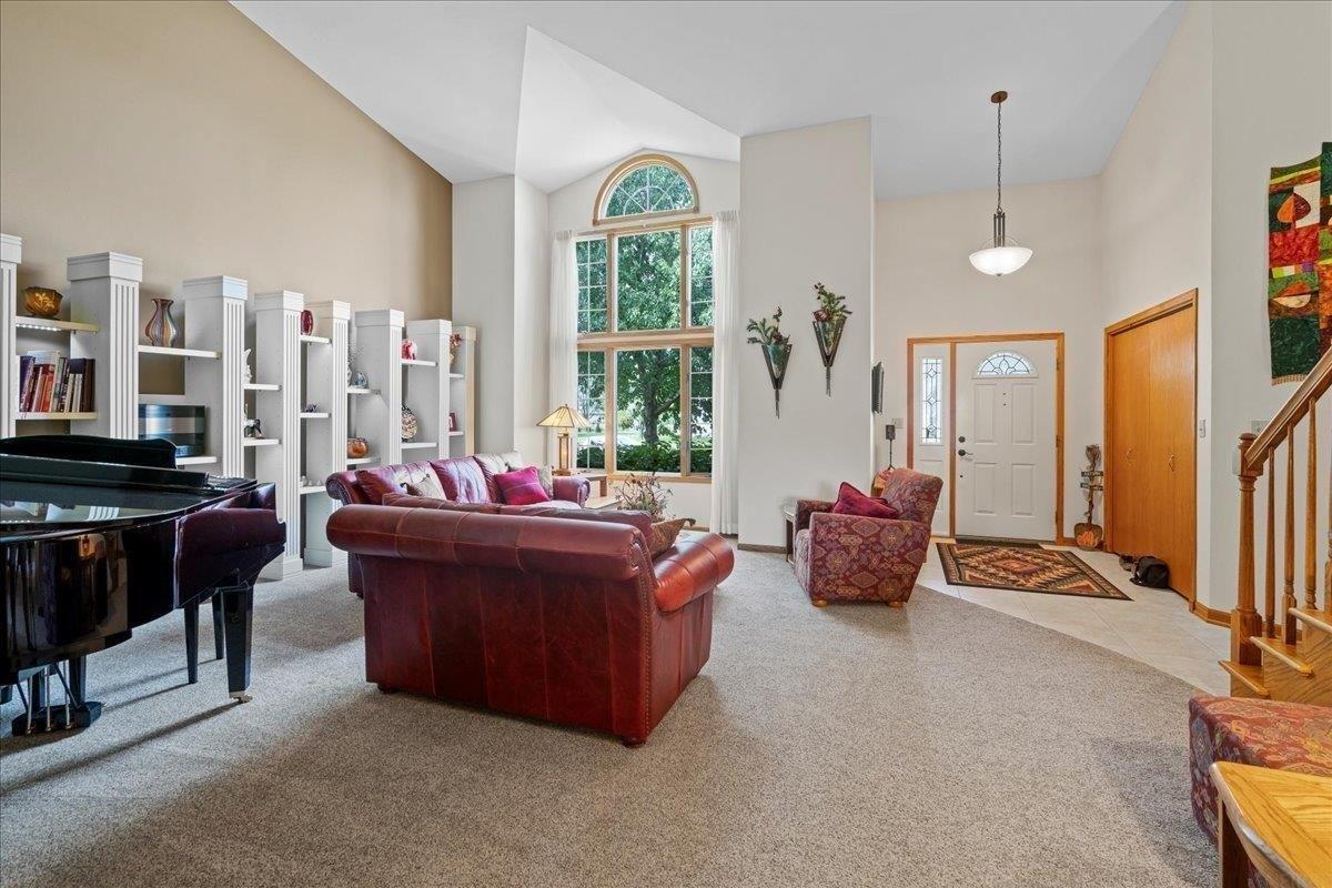 Donald Dr, Cedar Falls, IA 50613