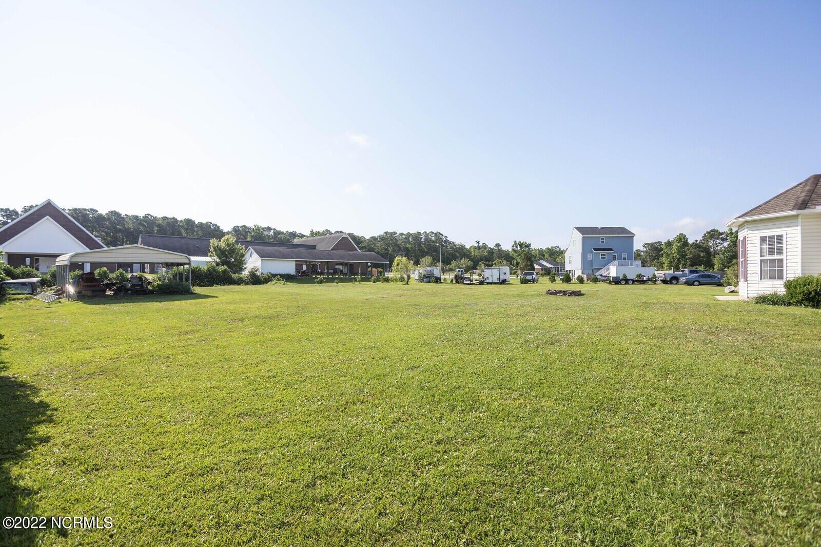 Lakeside Dr, Sneads Ferry, NC 28460
