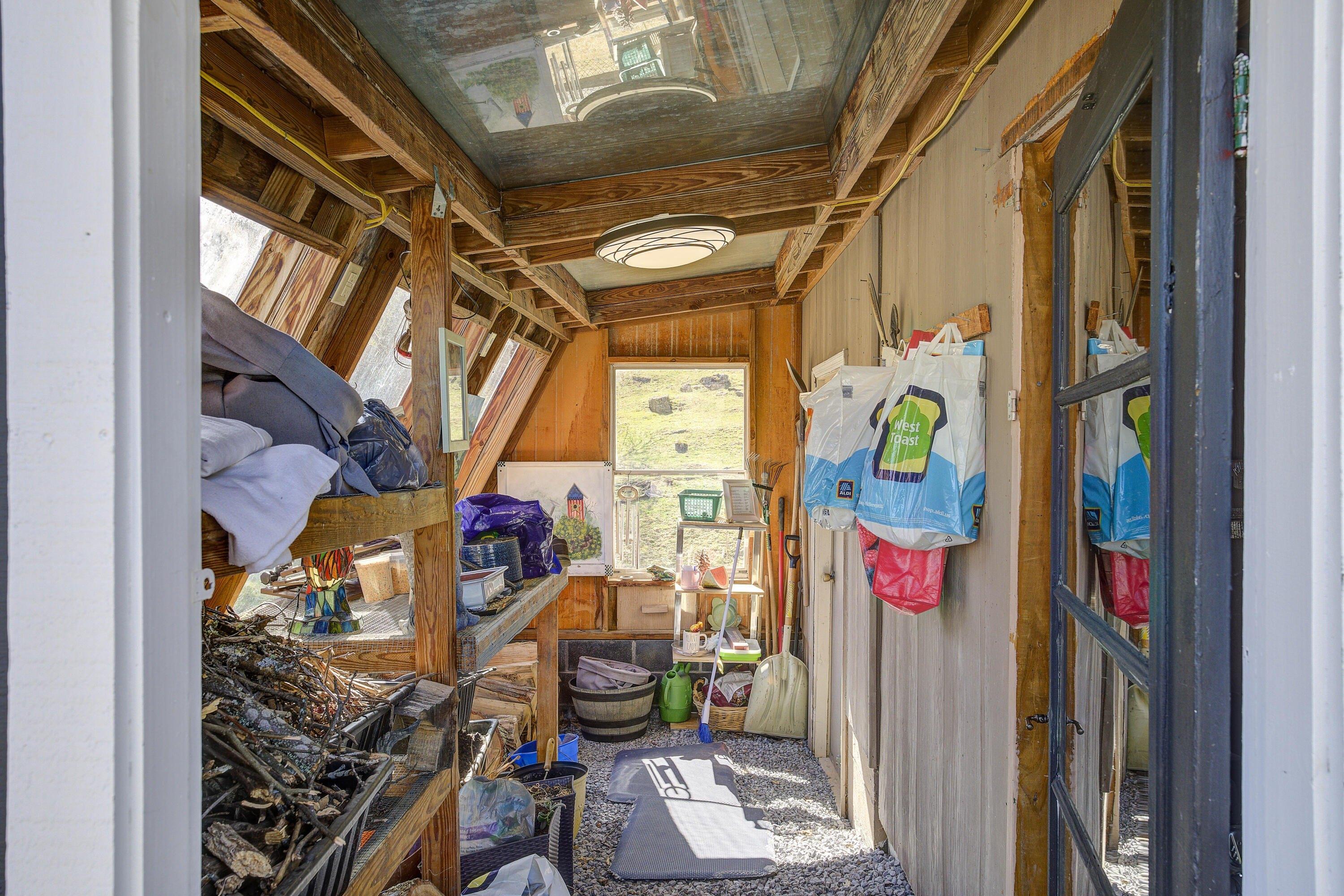 Roanwood Rd, Roan Mountain, TN 37687