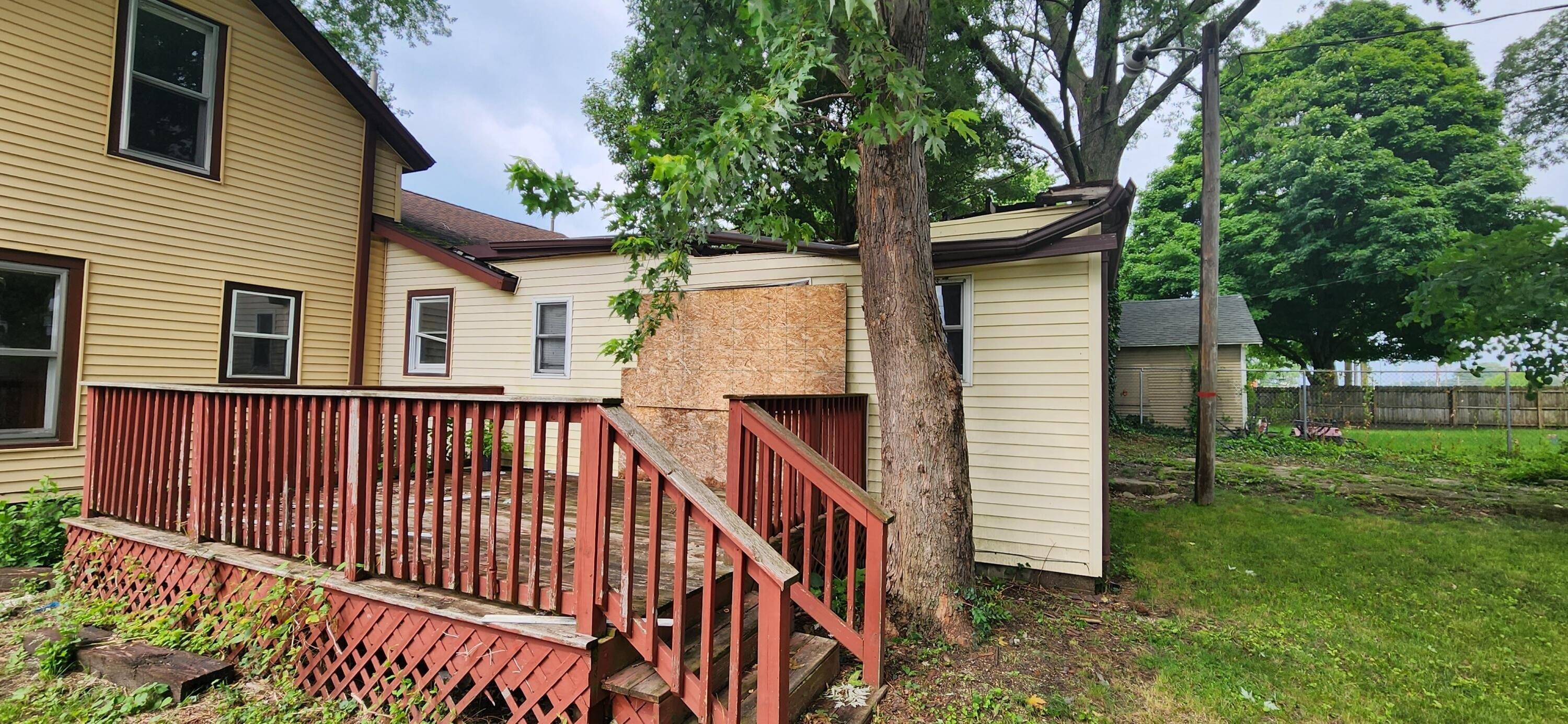 Oak St, Dowagiac, MI 49047