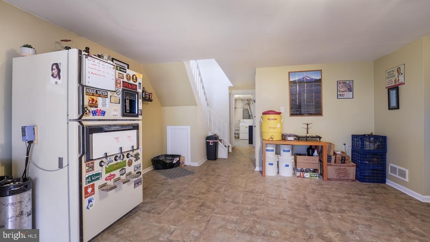 Salford Ct, Bensalem, PA 19020