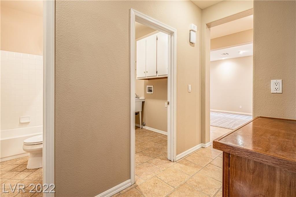 Nostalgia Cir, Las Vegas, NV 89135