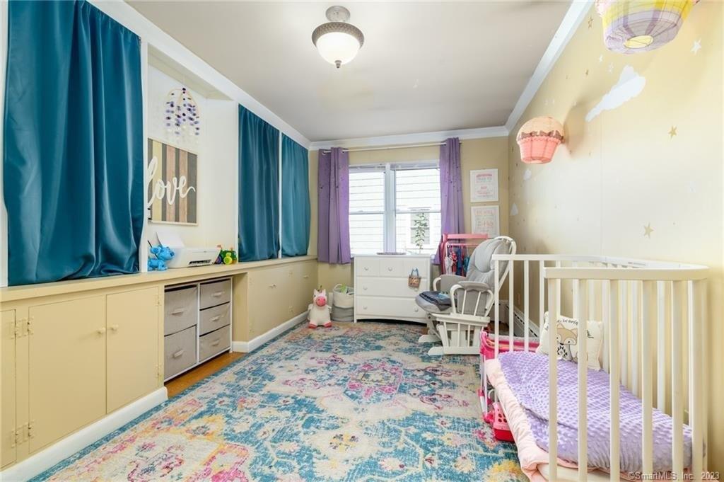 W Jackson Ave, Bridgeport, CT 06604