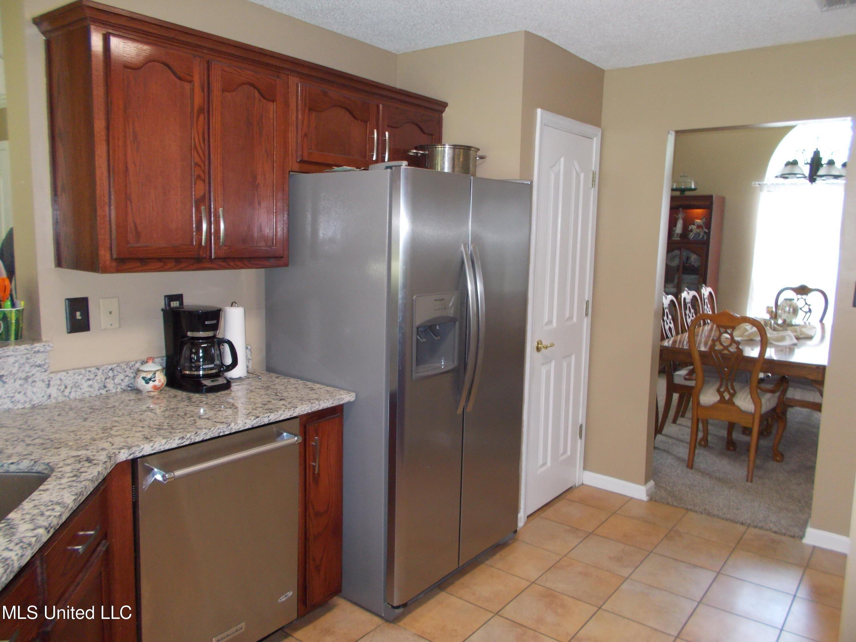 Wood Hill Dr, Horn Lake, MS 38637