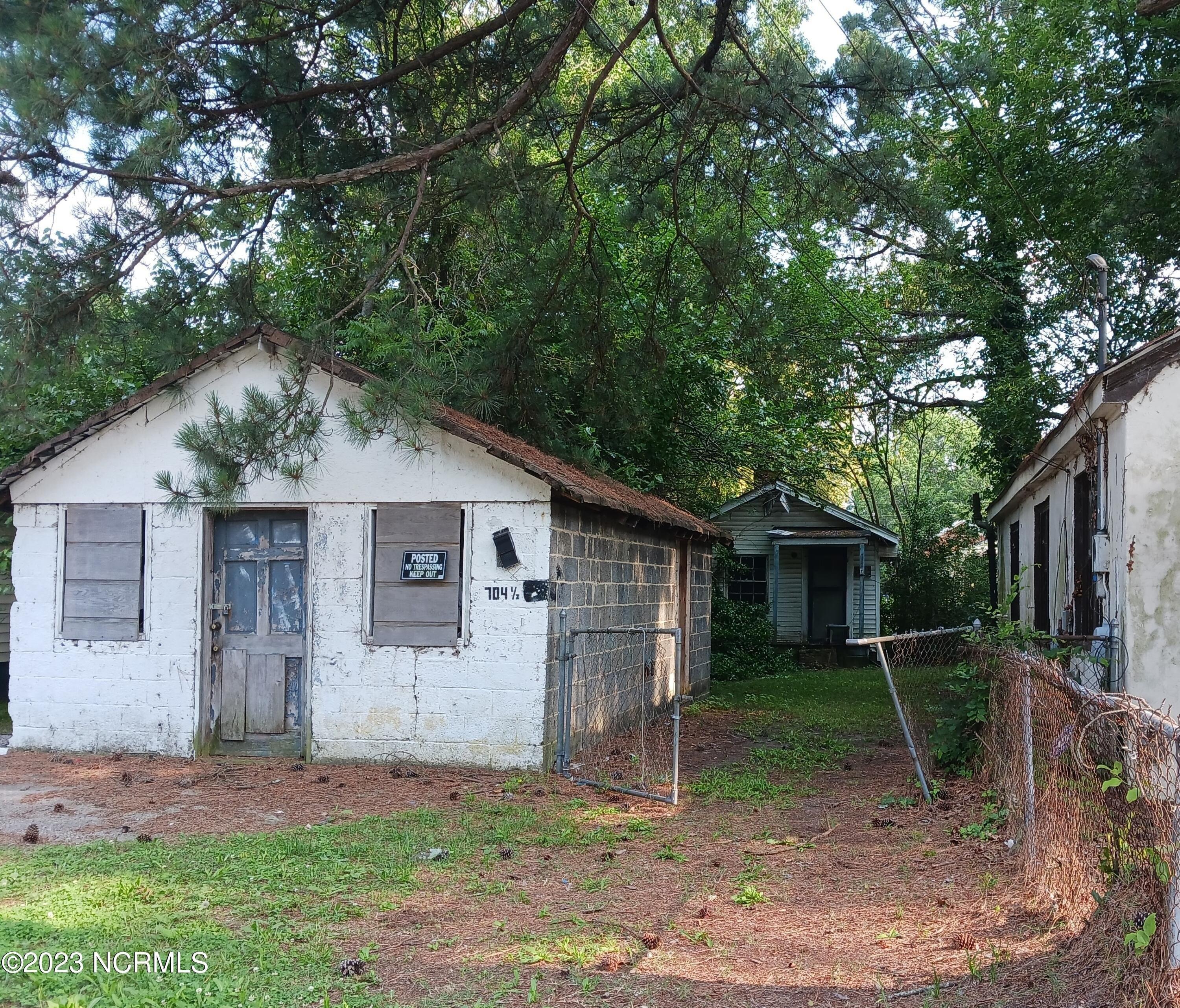Cemetery St S, Wilson, NC 27893