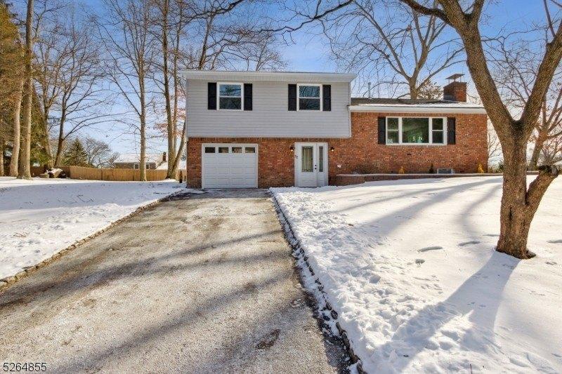Headley Ave, Morris Plains, NJ 07950