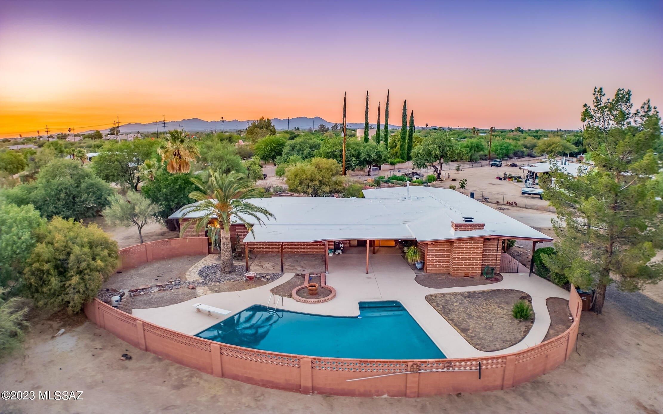 N Hickory Dr, Tucson, AZ 85704