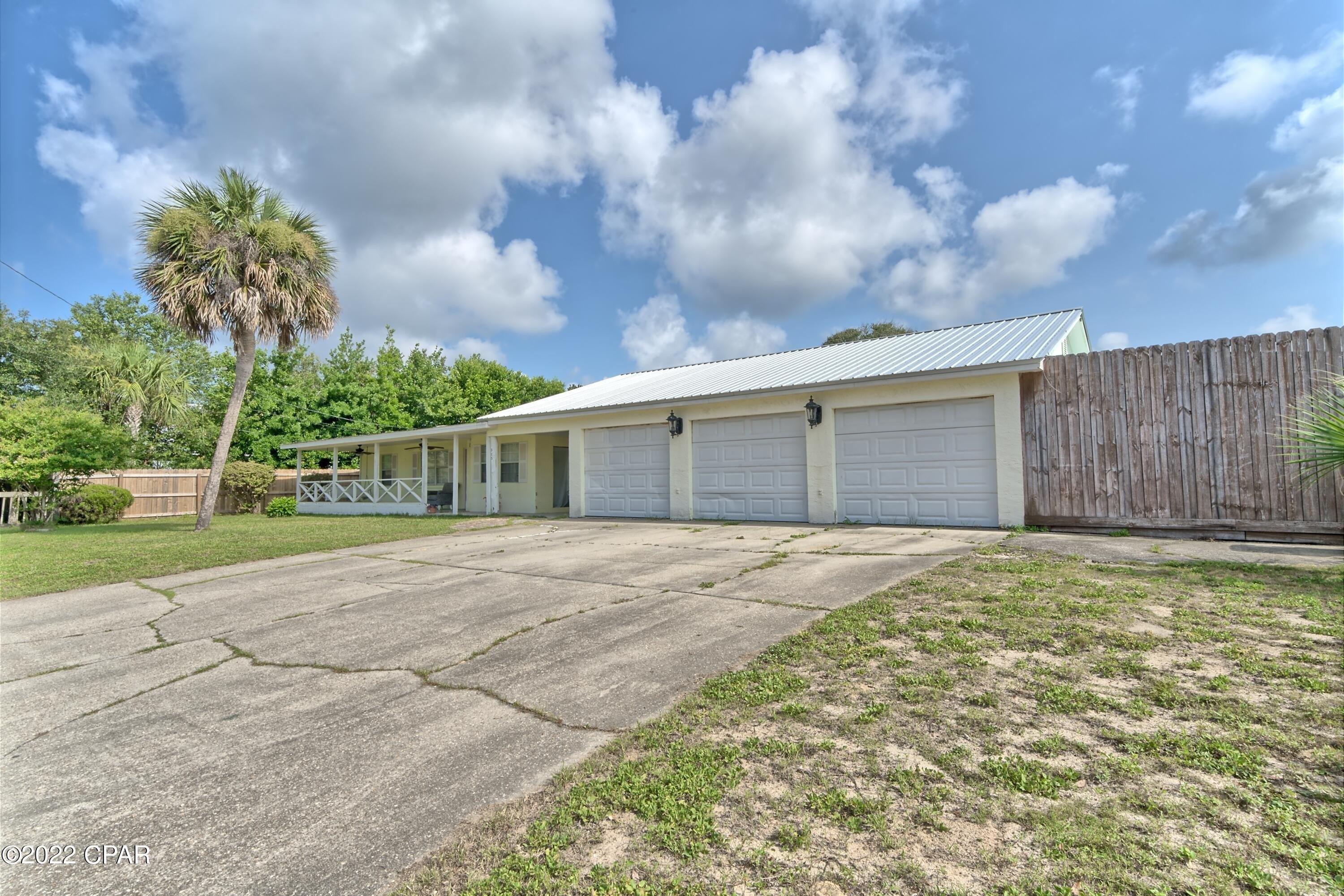 Le Grand Dr, Panama City Beach, FL 32413