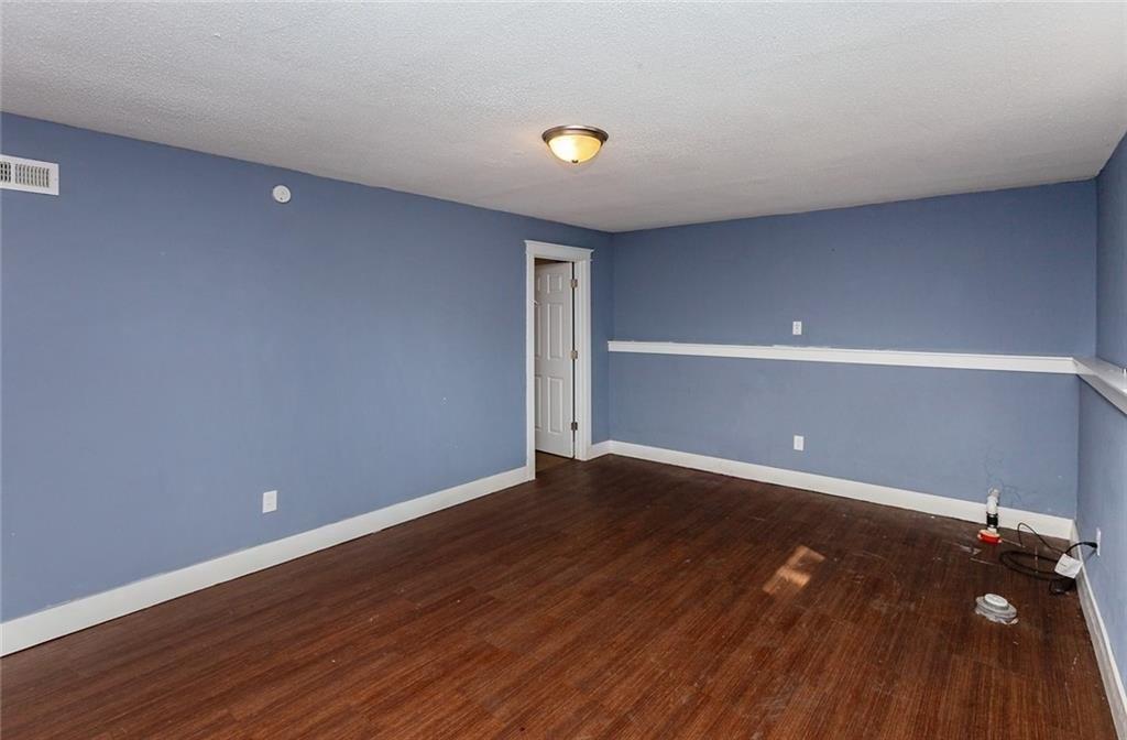 E 40th St, Des Moines, IA 50317