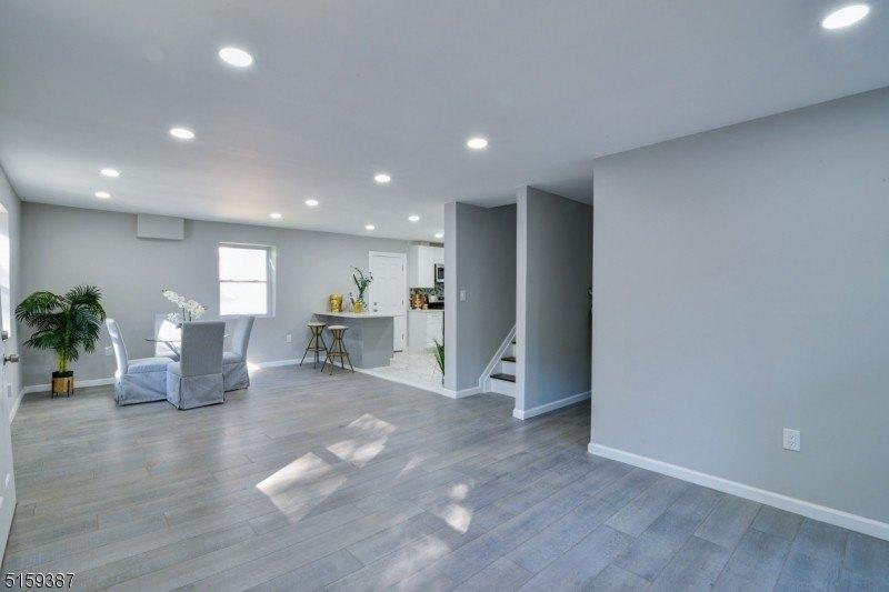 Chelsea Ave, East Orange, NJ 07018