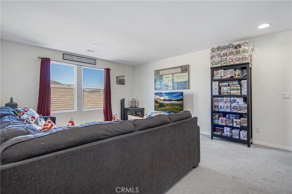 Ladrillo St, Lake Elsinore, CA 92530