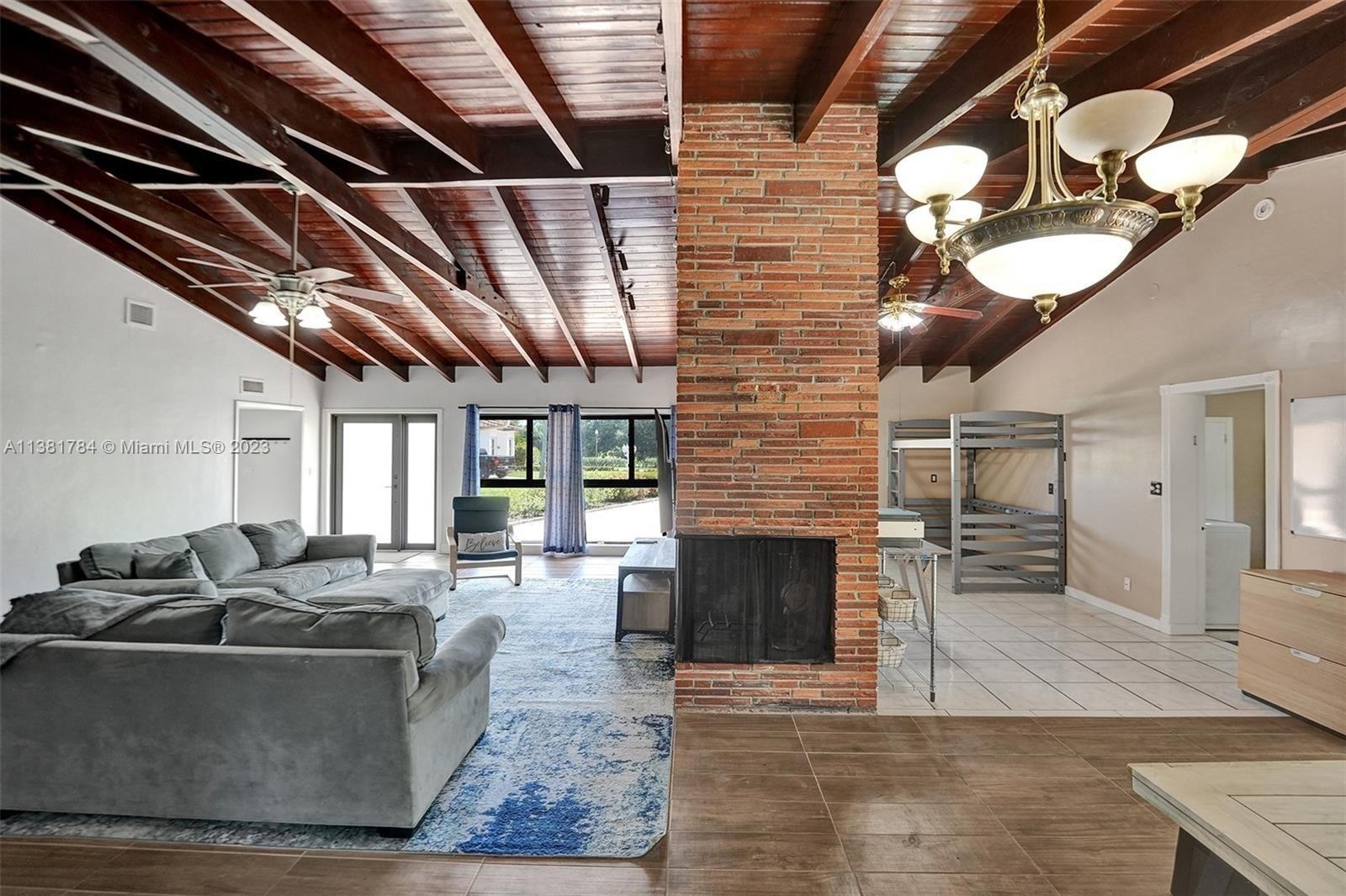 Sw 44th Ave, Plantation, FL 33317